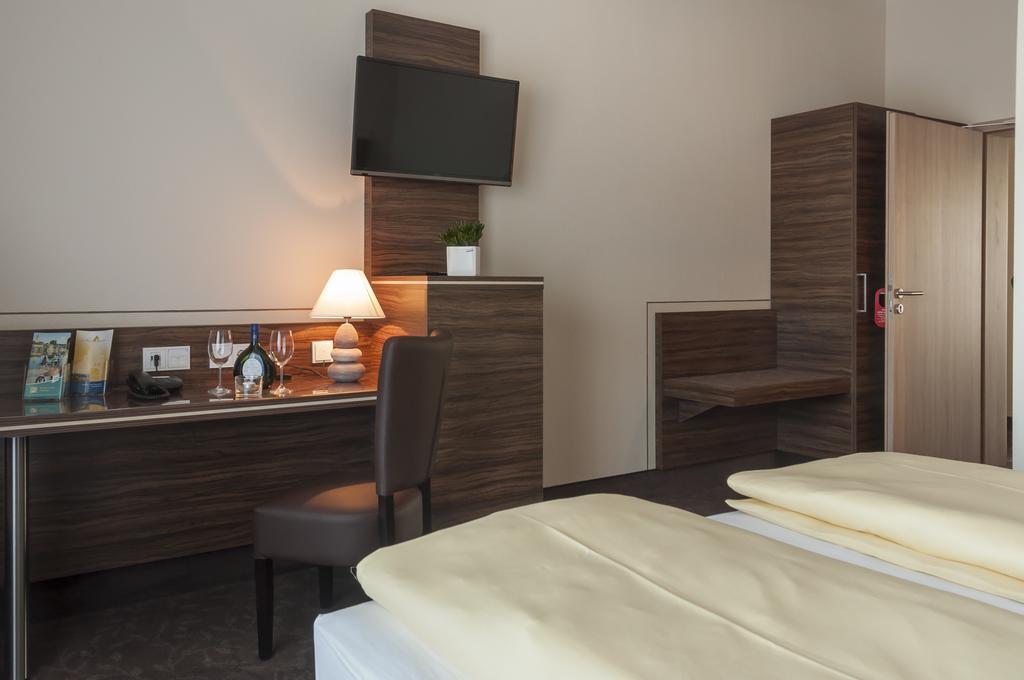 Hotel Sonnengarten Зоммергаузен Номер фото